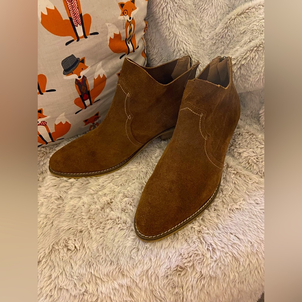 Crevo Cognac Suede Justine Booties EUC